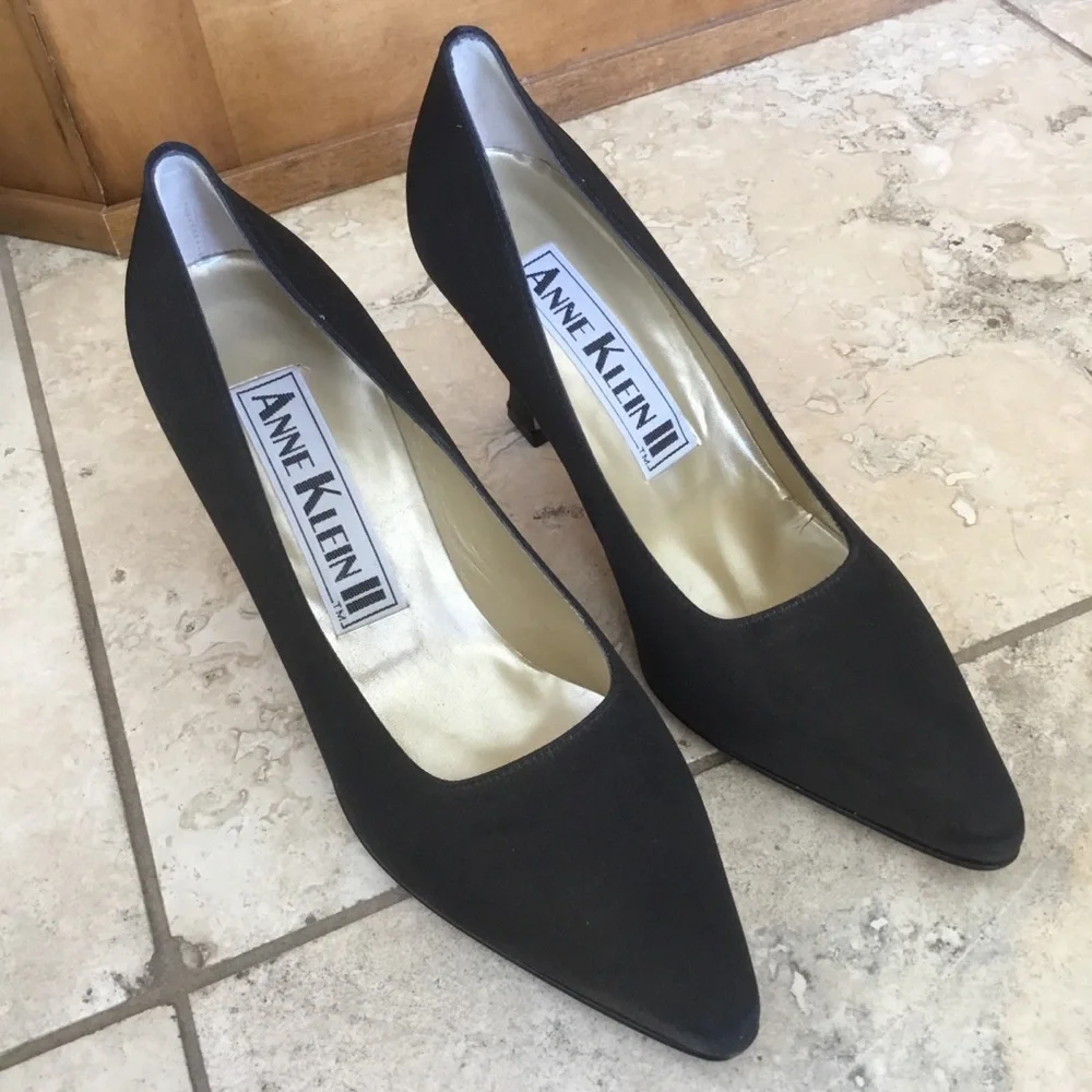 Anne Klein II Satin Heels - Made in Italy MUST BE PURCHASED IN AT LEAST $10 BUND - Picture 1 of 5
